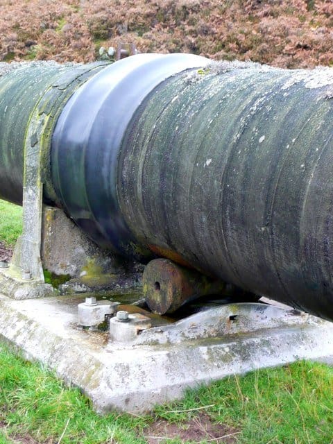 Expansion joint on water pipe geograph.org .uk 1011719